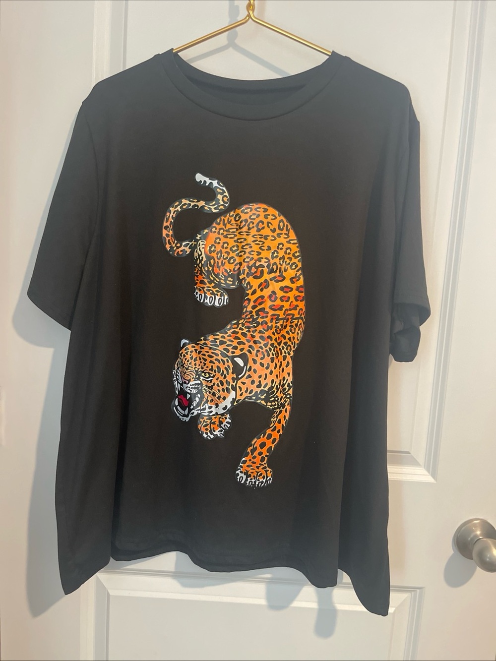 Black Tee with Bold Orange Leopard Graphic Mens 5XL 28 Pit to pit 28 Sh to hem